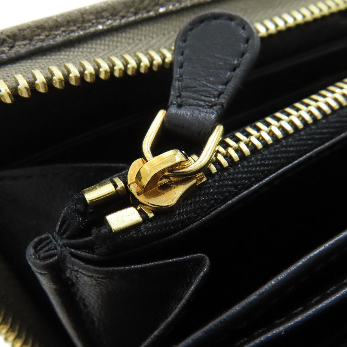 LOEWE ロエベ ラウンドファスナー 長財布（小銭入れあり） レザー レディース 中古