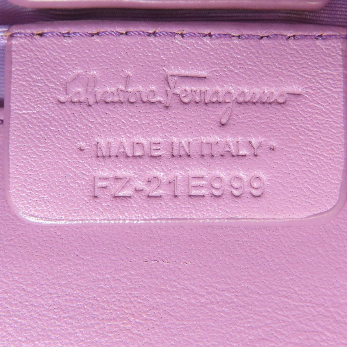 Salvatore Ferragamo サルヴァトーレフェラガモ ヴァラリボン ショルダーバッグ レザー レディース 中古