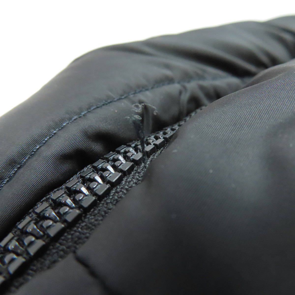 MONCLER モンクレール ロゴ ボディバッグ ナイロン レディース 中古