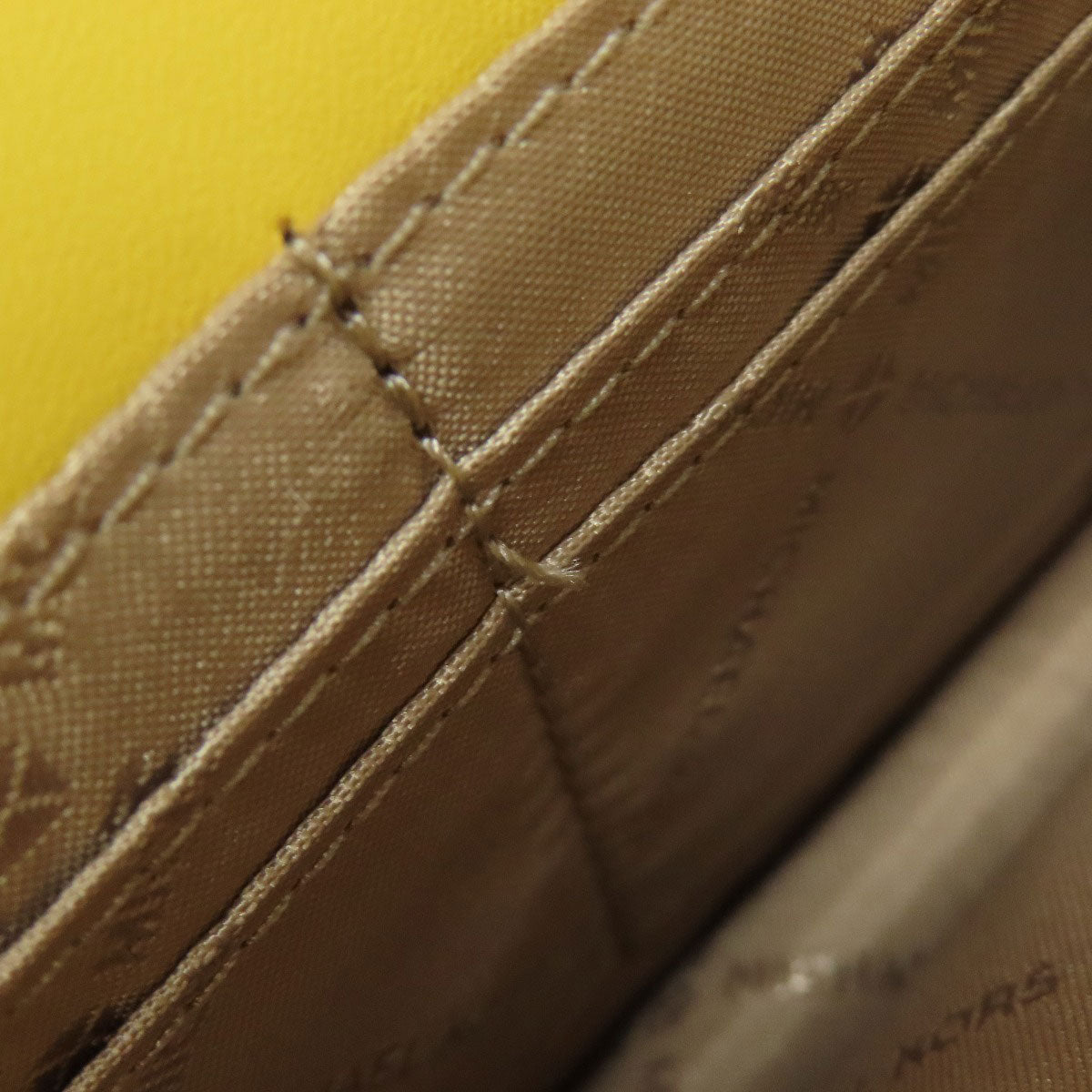 Michael Kors マイケルコース チェーンショルダーウォレット 長財布（小銭入れあり） レザー レディース 中古