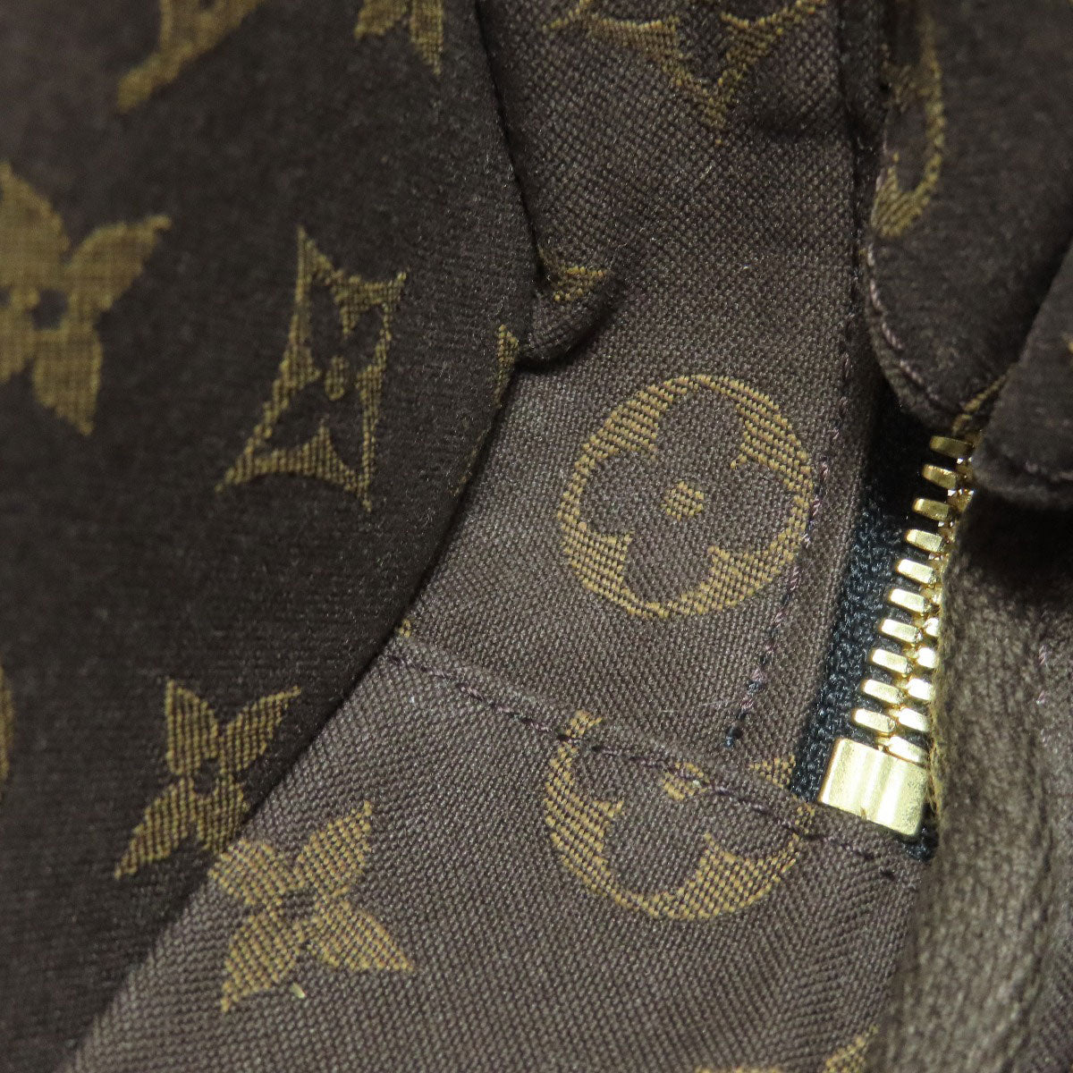 LOUIS VUITTON ルイヴィトン M80450 ユーティリティ クロスボディ ボディバッグ カーフ レディース 中古