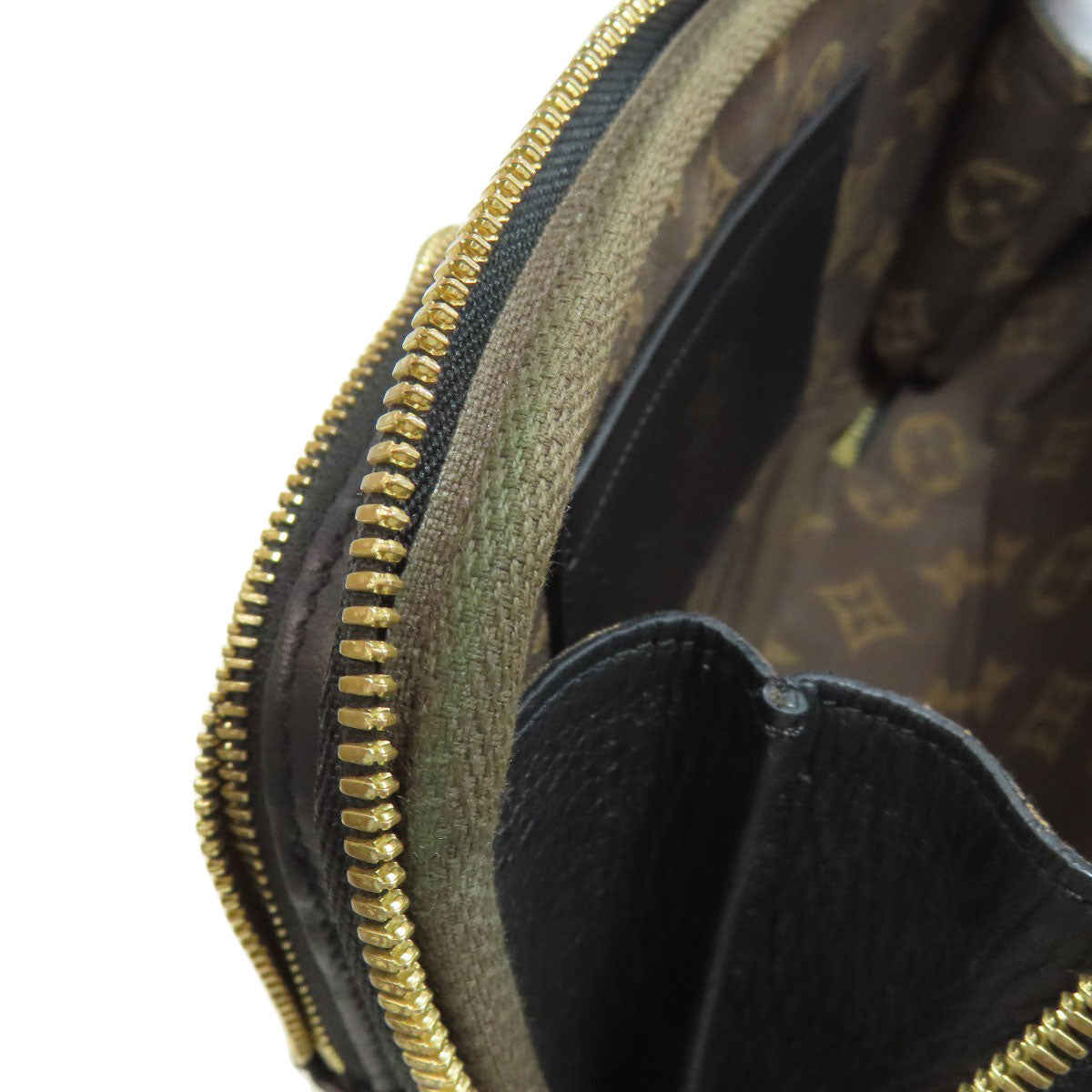 LOUIS VUITTON ルイヴィトン M80450 ユーティリティ クロスボディ ボディバッグ カーフ レディース 中古