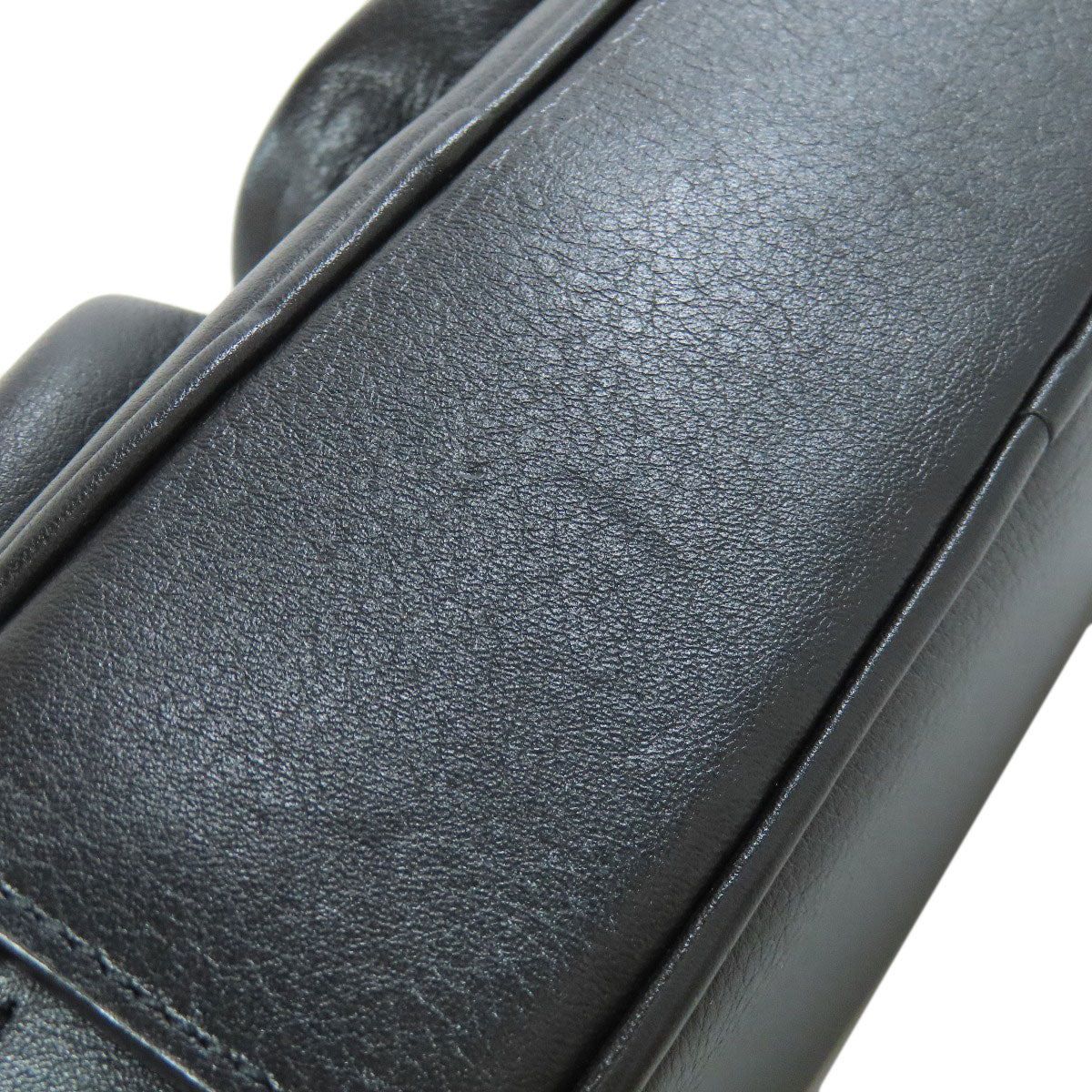 LOUIS VUITTON ルイヴィトン M80450 ユーティリティ クロスボディ ボディバッグ カーフ レディース 中古