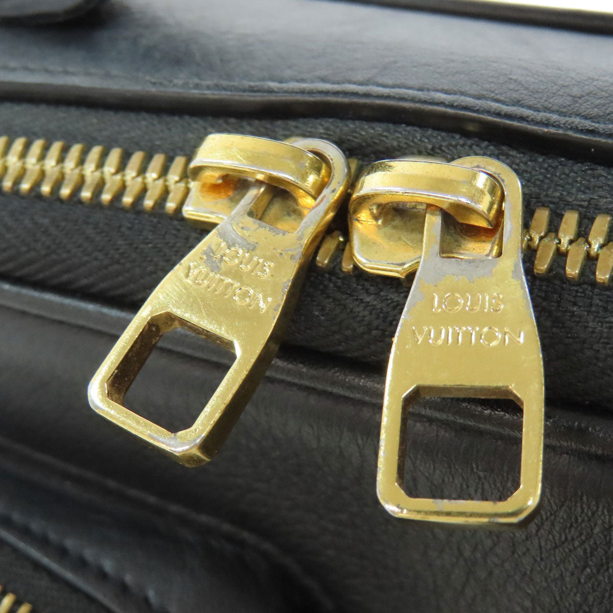 LOUIS VUITTON ルイヴィトン M80450 ユーティリティ クロスボディ ボディバッグ カーフ レディース 中古