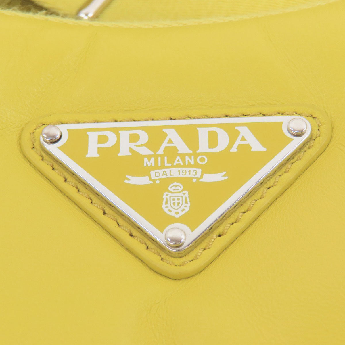 PRADA プラダ ロゴ金具 ショルダーバッグ カーフ レディース 中古