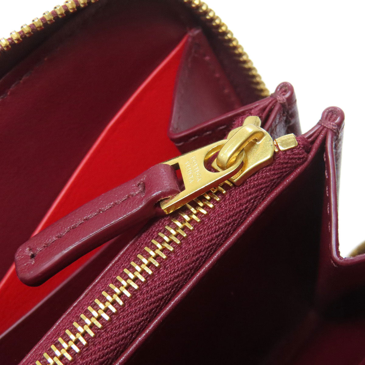 BOTTEGA VENETA ボッテガヴェネタ ラウンドファスナー 長財布（小銭入れあり） カーフ レディース 中古