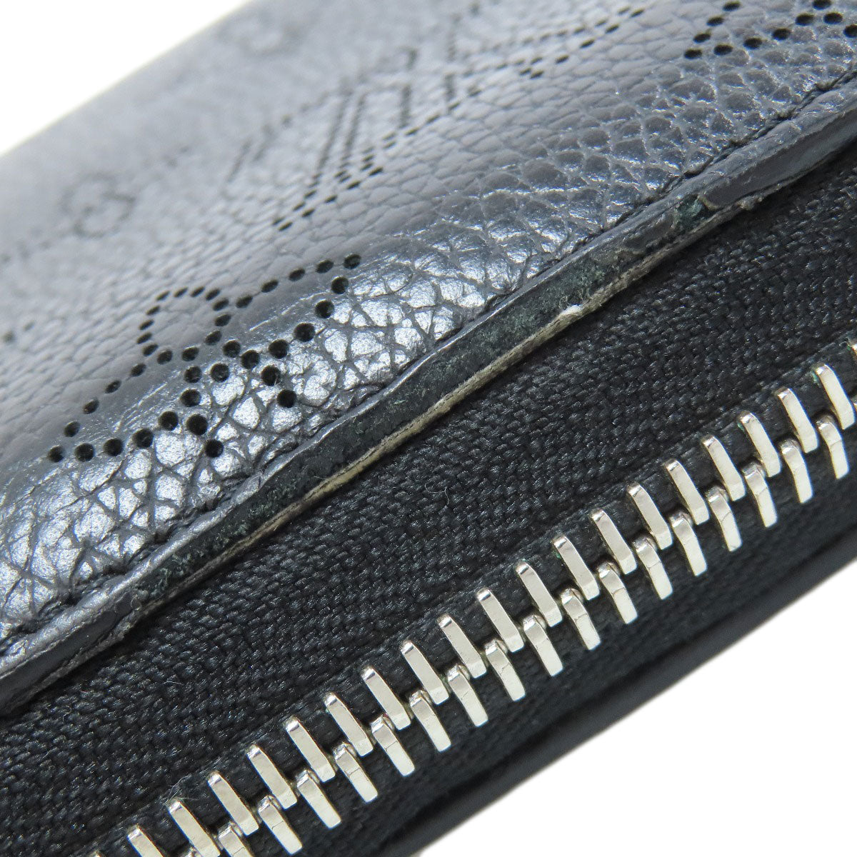 LOUIS VUITTON ルイヴィトン M61867 ジッピー・ウォレット 長財布（小銭入れあり） マヒナレザー レディース 中古