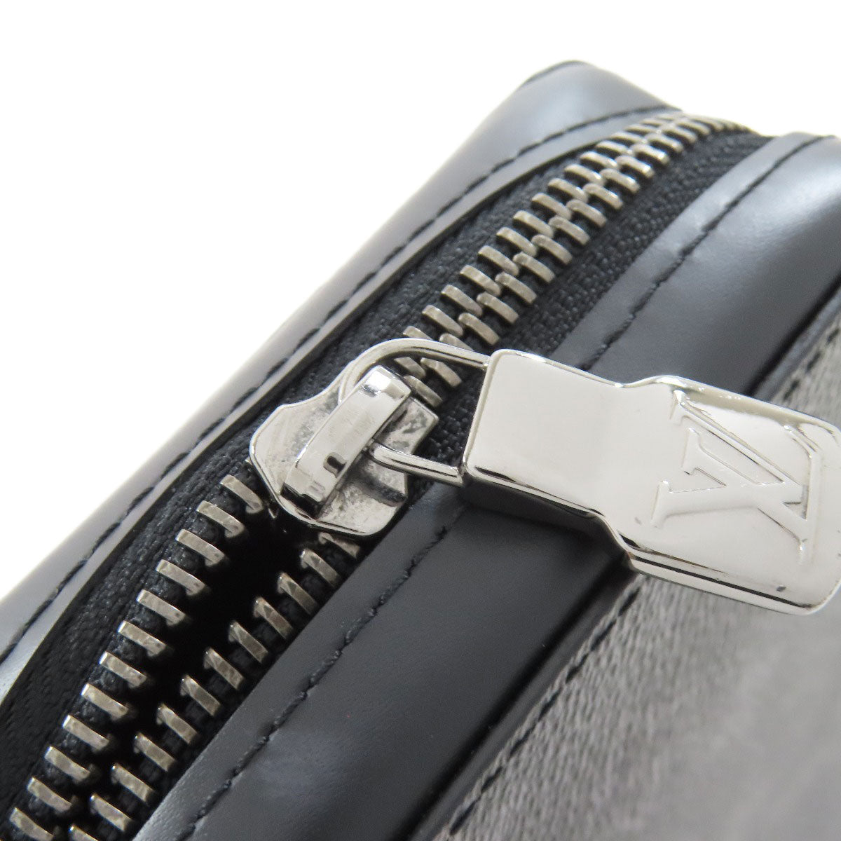 LOUIS VUITTON ルイヴィトン M61698 ジッピーXL セカンドバッグ モノグラムエクリプス メンズ 中古