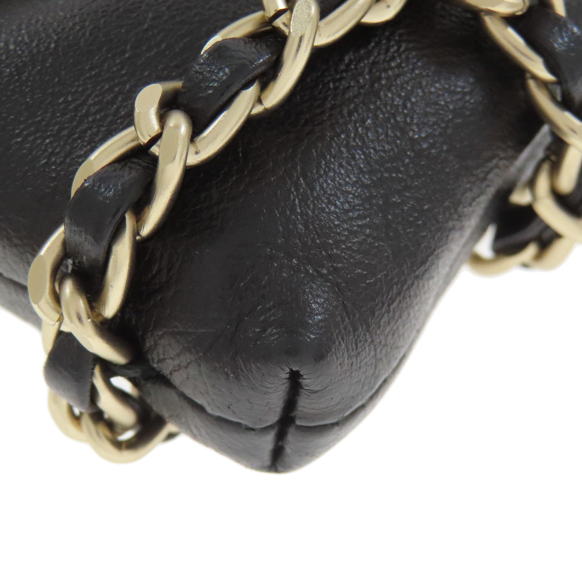 CHANEL シャネル チェーンショルダーポーチ ゴールド金具 アクセサリーポーチ ラムスキン レディース 中古