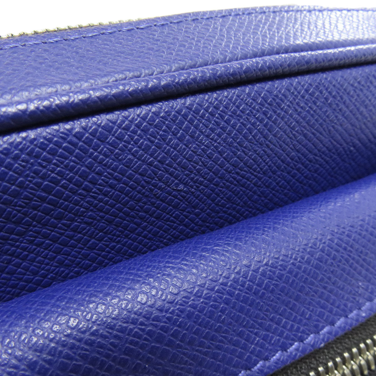 LOUIS VUITTON ルイヴィトン バムバッグ アウトドア ヒップバッグ・ウエストバッグ タイガレザー レディース 中古