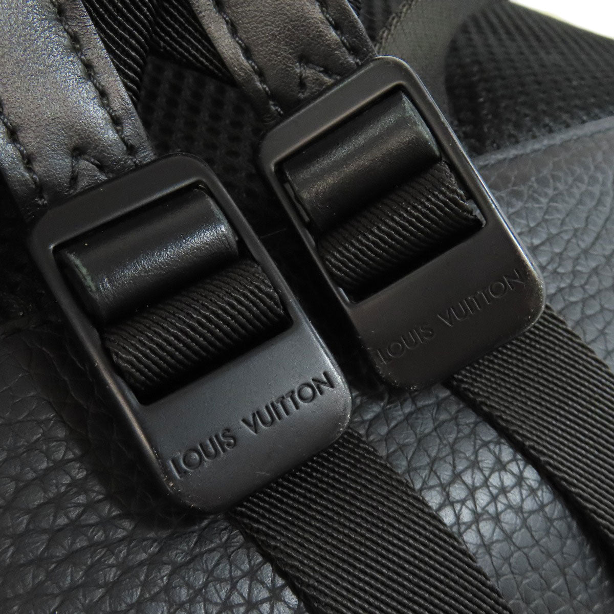 LOUIS VUITTON ルイヴィトン M58644 クリストファースリムバックパック リュック・デイパック トリヨン レディース 中古