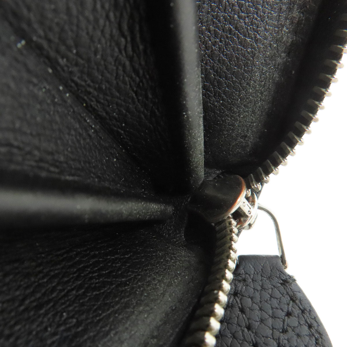 LOUIS VUITTON ルイヴィトン M61867 ジッピー・ウォレット 長財布（小銭入れあり） マヒナレザー レディース 中古