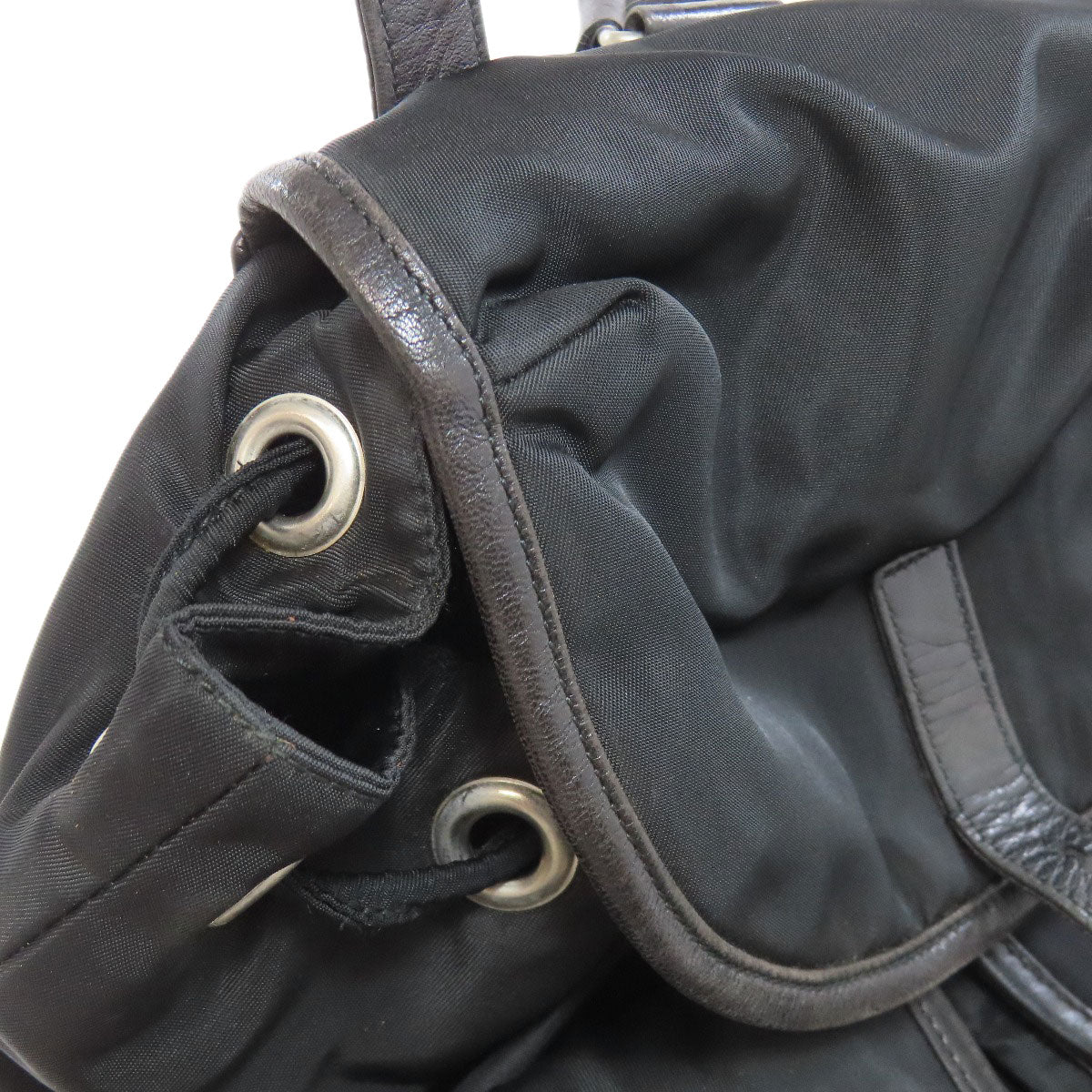 PRADA プラダ ロゴ金具 リュック・デイパック ナイロン レディース 中古