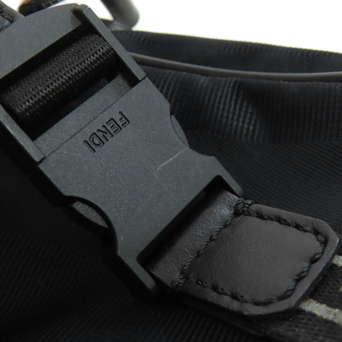 FENDI フェンディ ロゴ ショルダーバッグ ナイロン レディース 中古