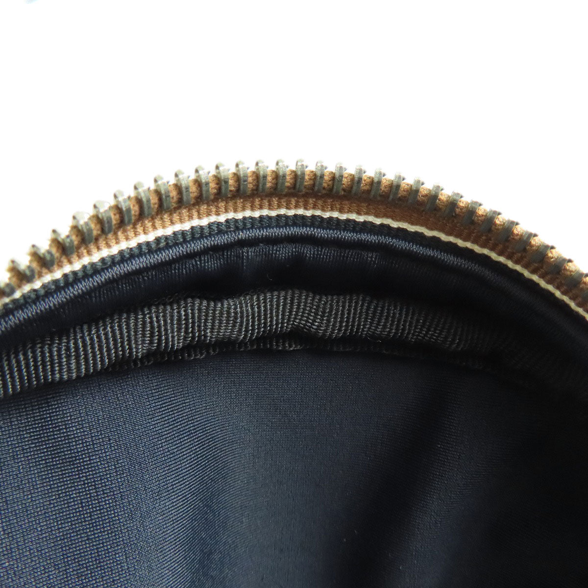 FENDI フェンディ ロゴ ショルダーバッグ ナイロン レディース 中古