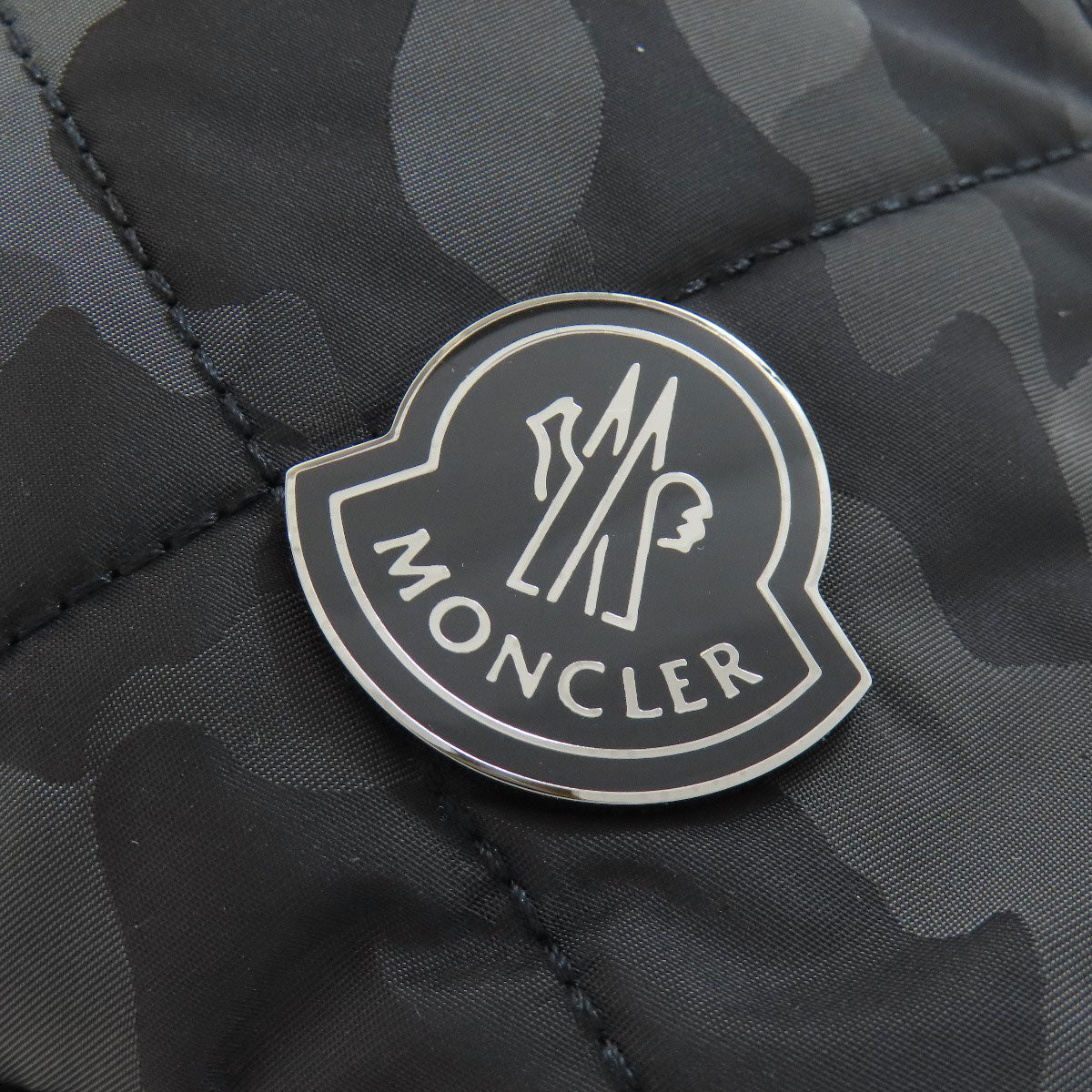 MONCLER モンクレール タブレットケース カモフラージュ柄 アクセサリーポーチ ナイロン レディース 中古