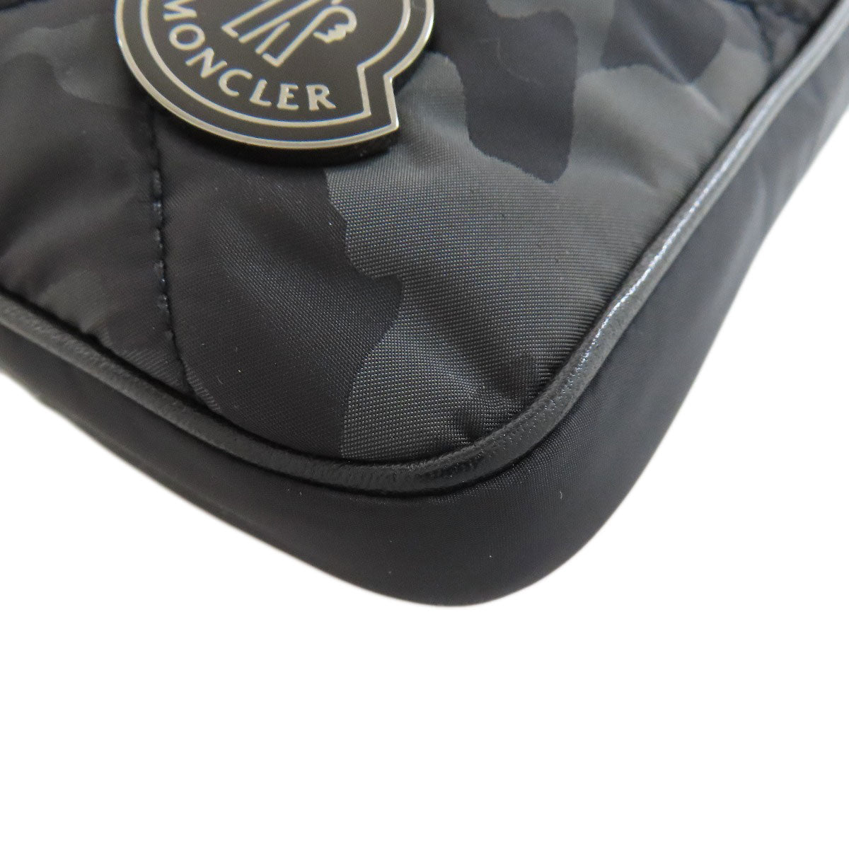 MONCLER モンクレール タブレットケース カモフラージュ柄 アクセサリーポーチ ナイロン レディース 中古