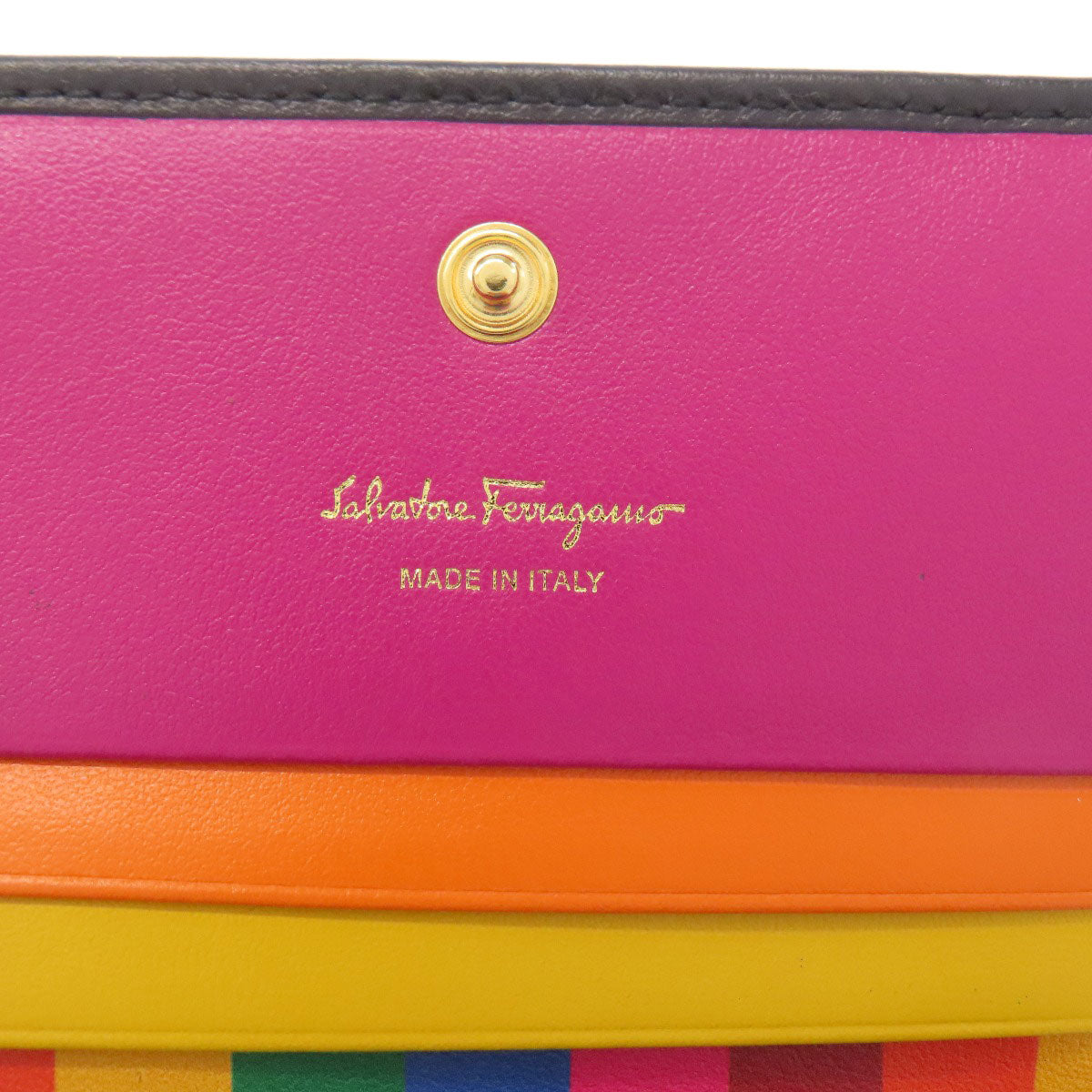 Salvatore Ferragamo サルヴァトーレフェラガモ ガンチーニモチーフ スタッズ 二つ折り財布（小銭入れあり） レザー レディース 中古