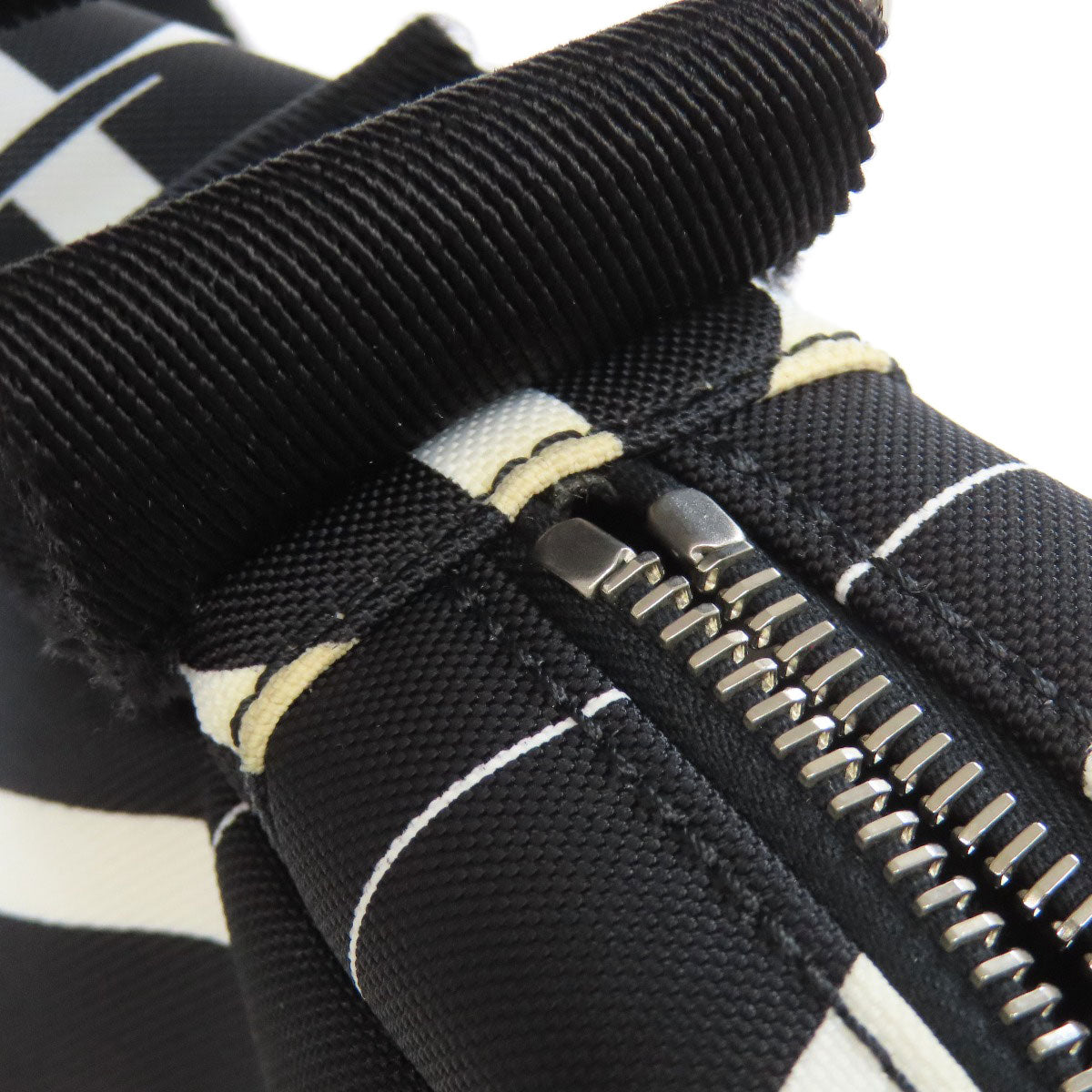 VALENTINO バレンティノ ロゴ ショルダーバッグ キャンバス レディース 中古
