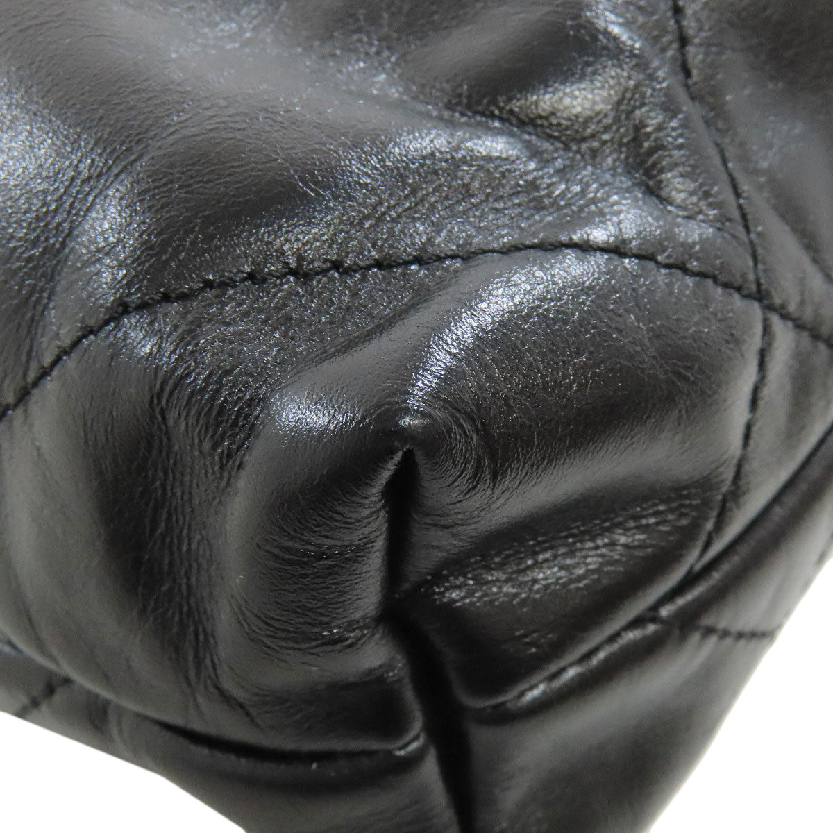CHANEL シャネル シャネル22 ゴールド金具 ハンドバッグ ラムスキン レディース 中古