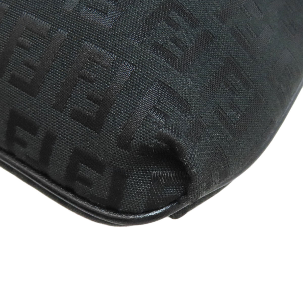 FENDI フェンディ ズッカ柄 ショルダーバッグ キャンバス レディース 中古