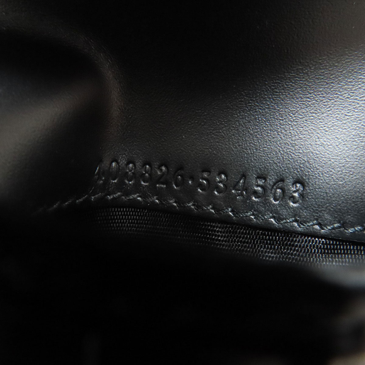 GUCCI グッチ 408826 GGシグネチャー シマ シェリーライン 二つ折り財布（小銭入れあり） カーフ レディース 中古