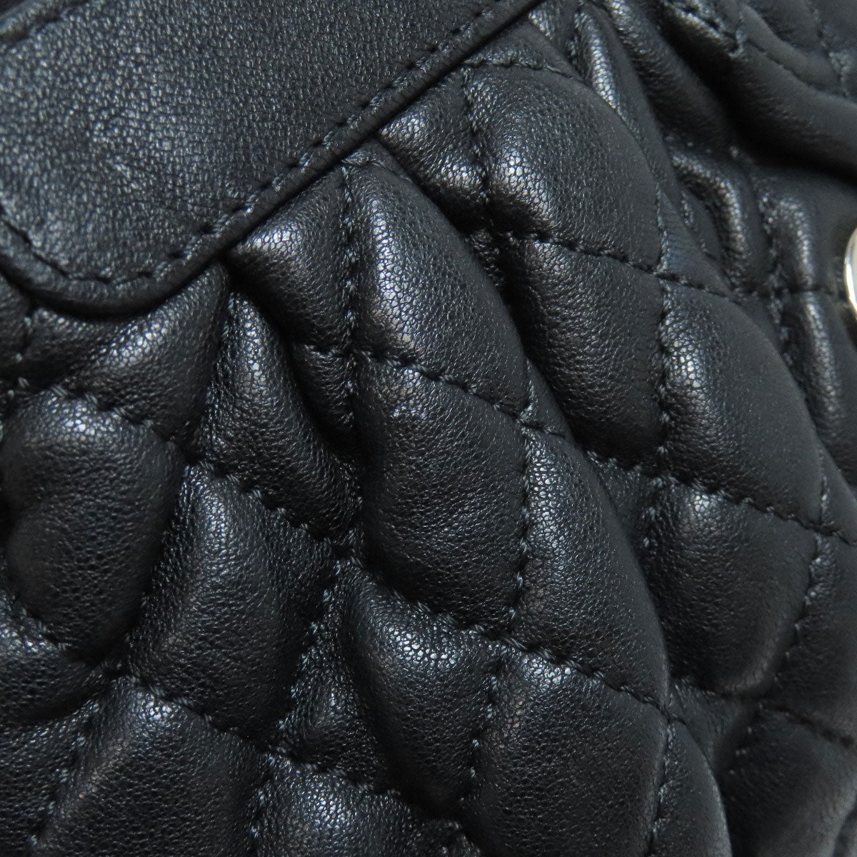 CHANEL シャネル チェーンショルダー マトラッセ シルバー金具 ショルダーバッグ カーフ レディース 中古