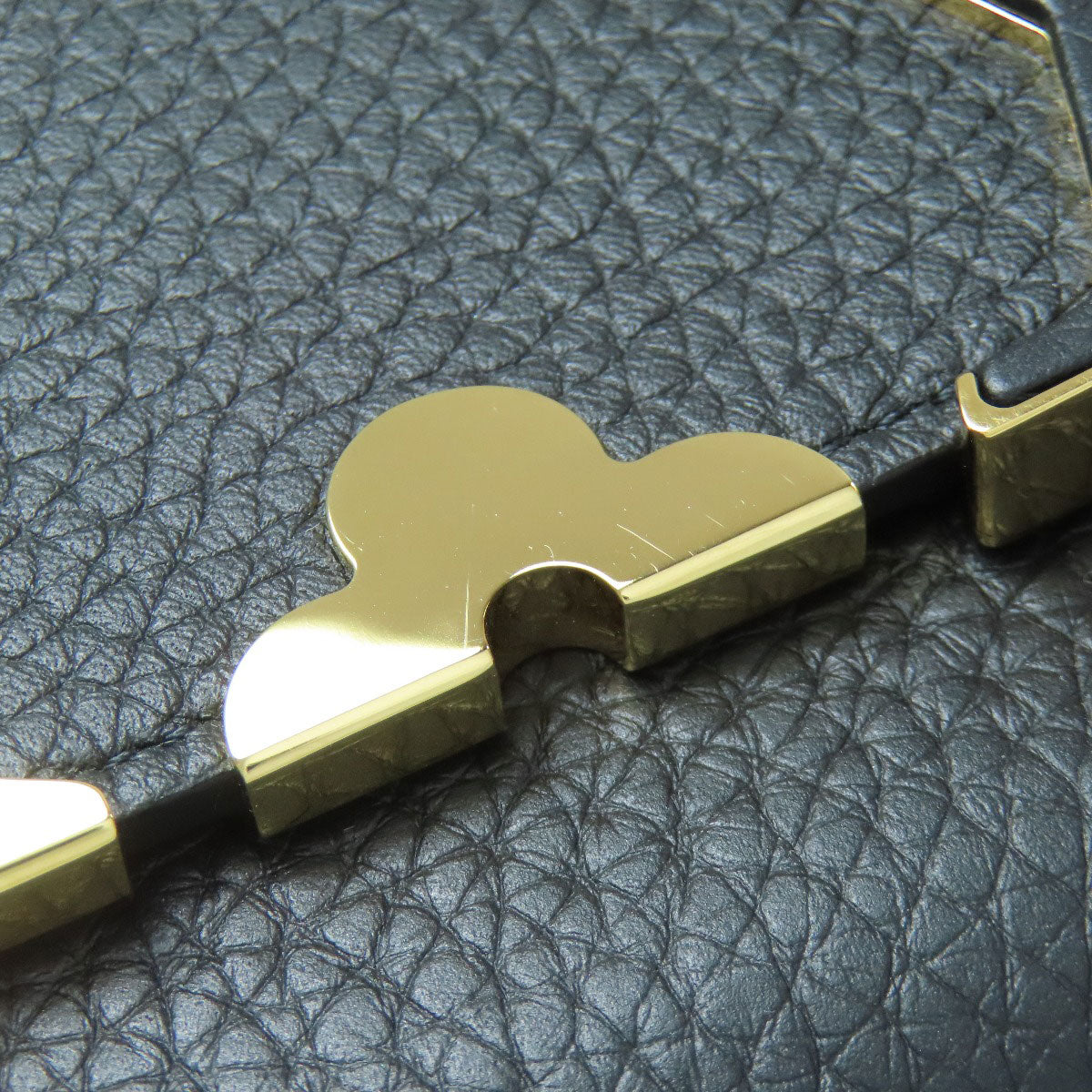 LOUIS VUITTON ルイヴィトン M64551 ポルトフォイユ・カプシーヌ 長財布（小銭入れあり） トリヨン レディース 中古