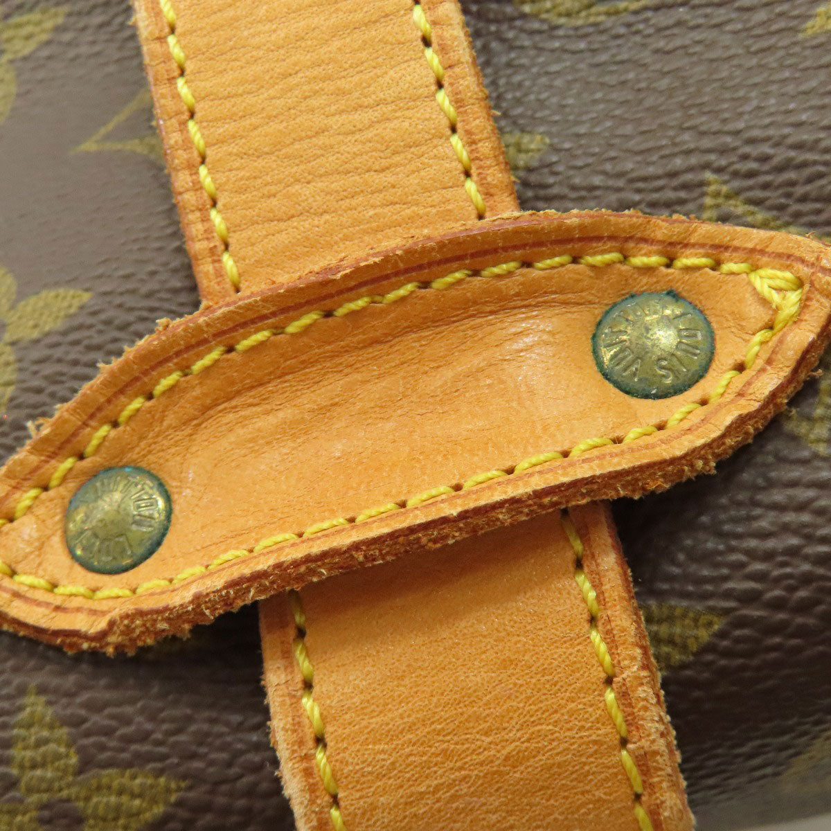 LOUIS VUITTON ルイヴィトン M42252 ソミュールLL ショルダーバッグ モノグラムキャンバス レディース 中古