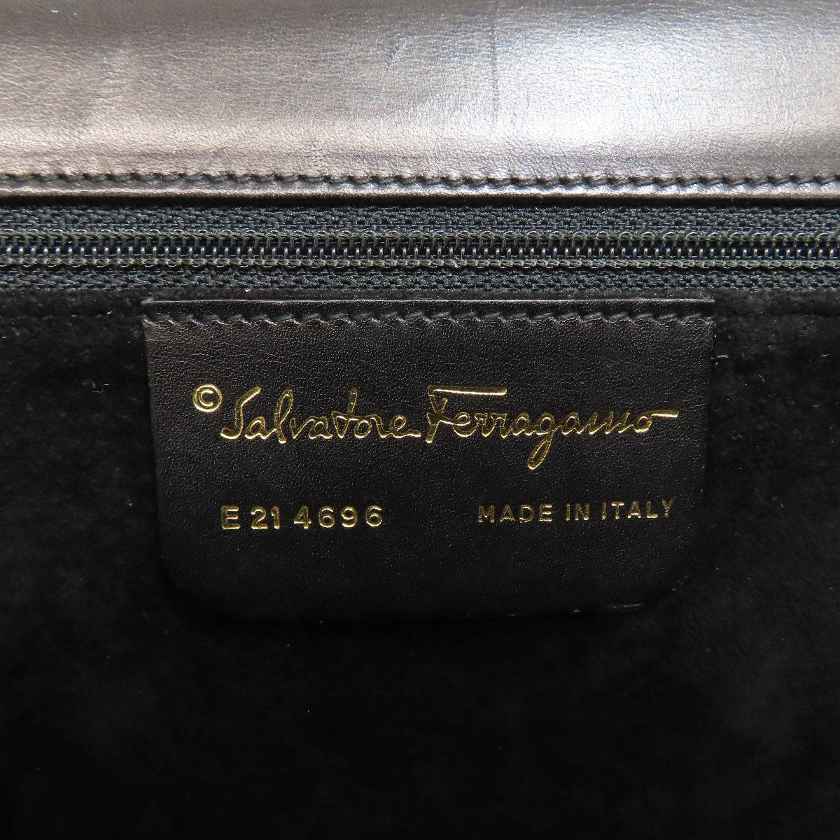 Salvatore Ferragamo サルヴァトーレフェラガモ ガンチーニ金具 ショルダーバッグ レザー レディース 中古