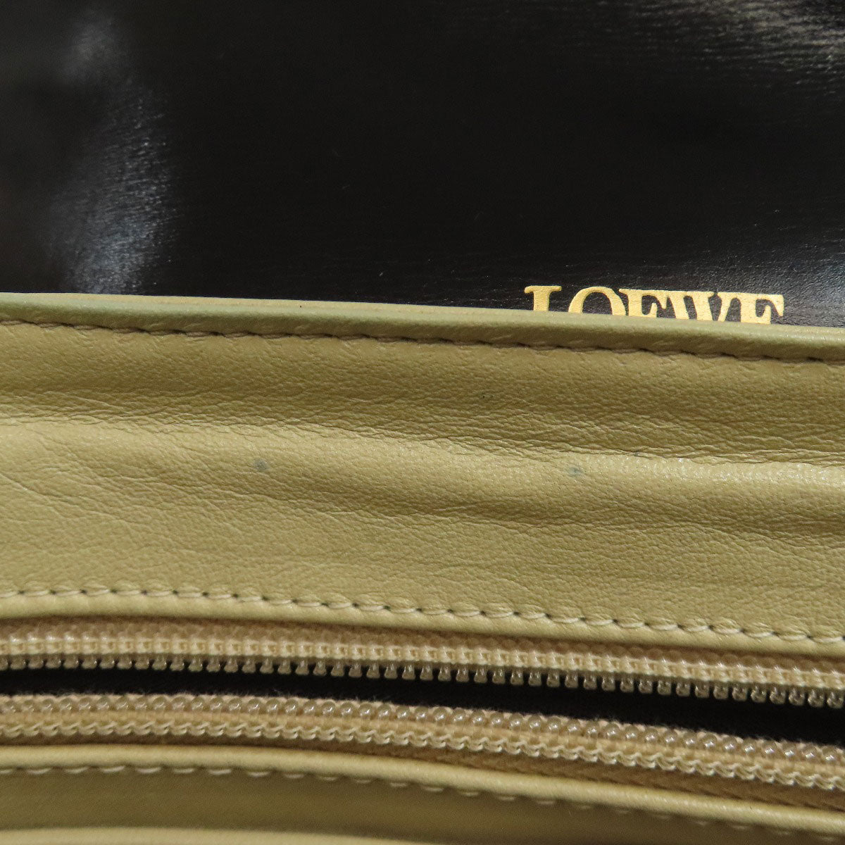 LOEWE ロエベ アナグラム ショルダーバッグ カーフ レディース 中古