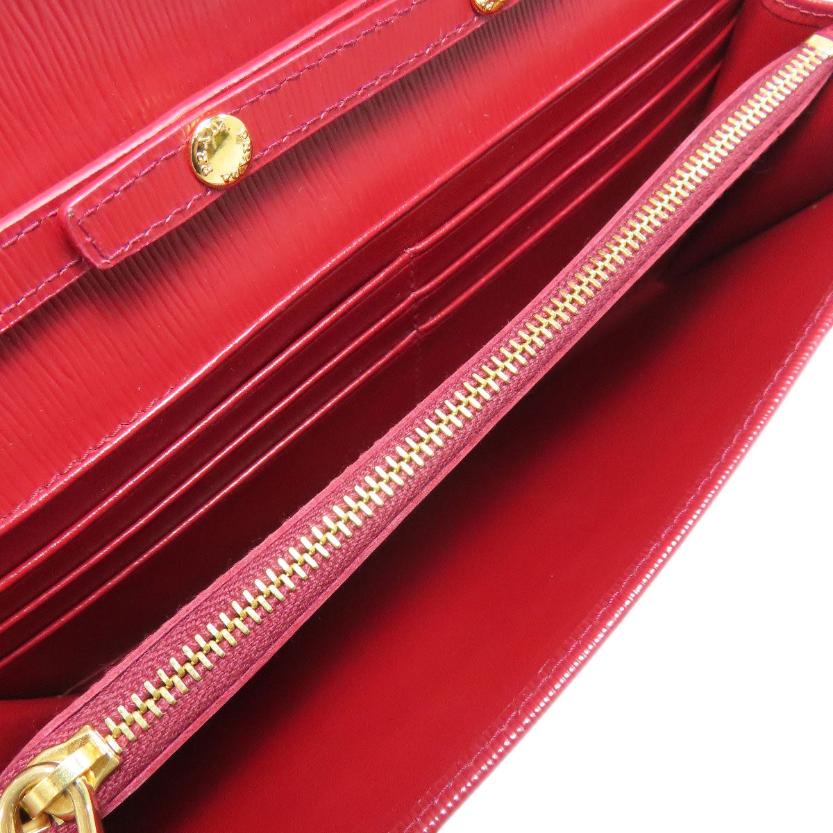 PRADA プラダ チェーンウォレット 長財布（小銭入れあり） サフィアーノ レディース 中古