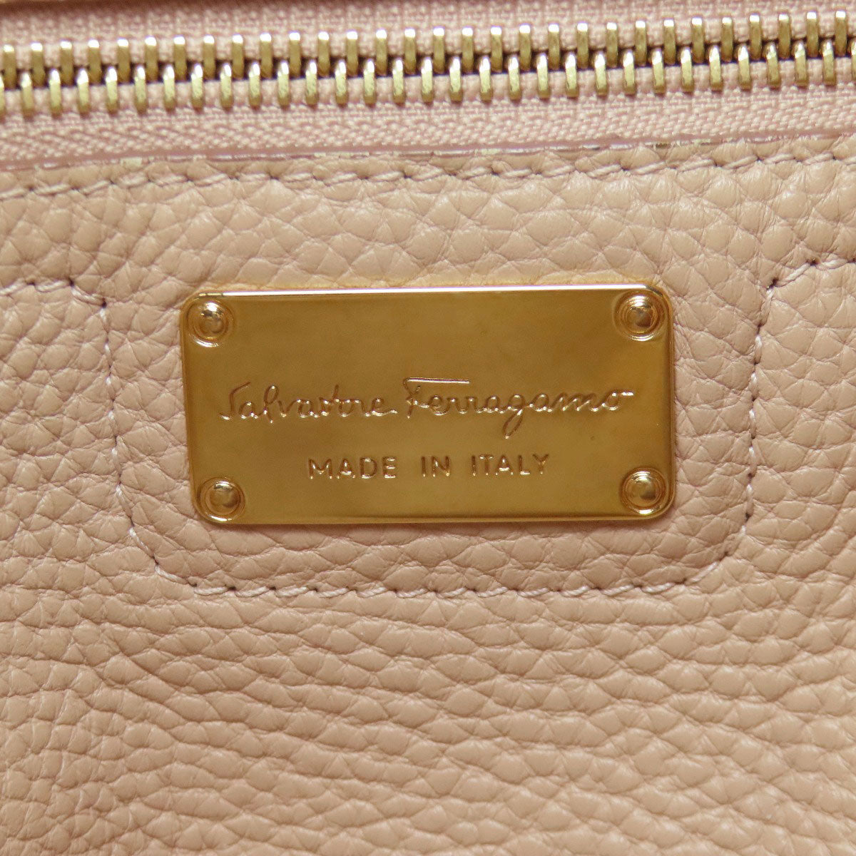 Salvatore Ferragamo サルヴァトーレフェラガモ エイミー ガンチーニ金具 トートバッグ レザー レディース 中古