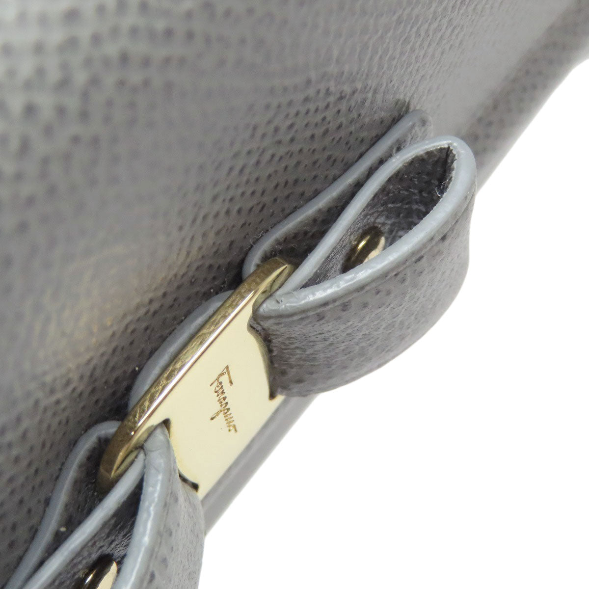 Salvatore Ferragamo サルヴァトーレフェラガモ ヴァラリボン 長財布（小銭入れあり） レザー レディース 中古