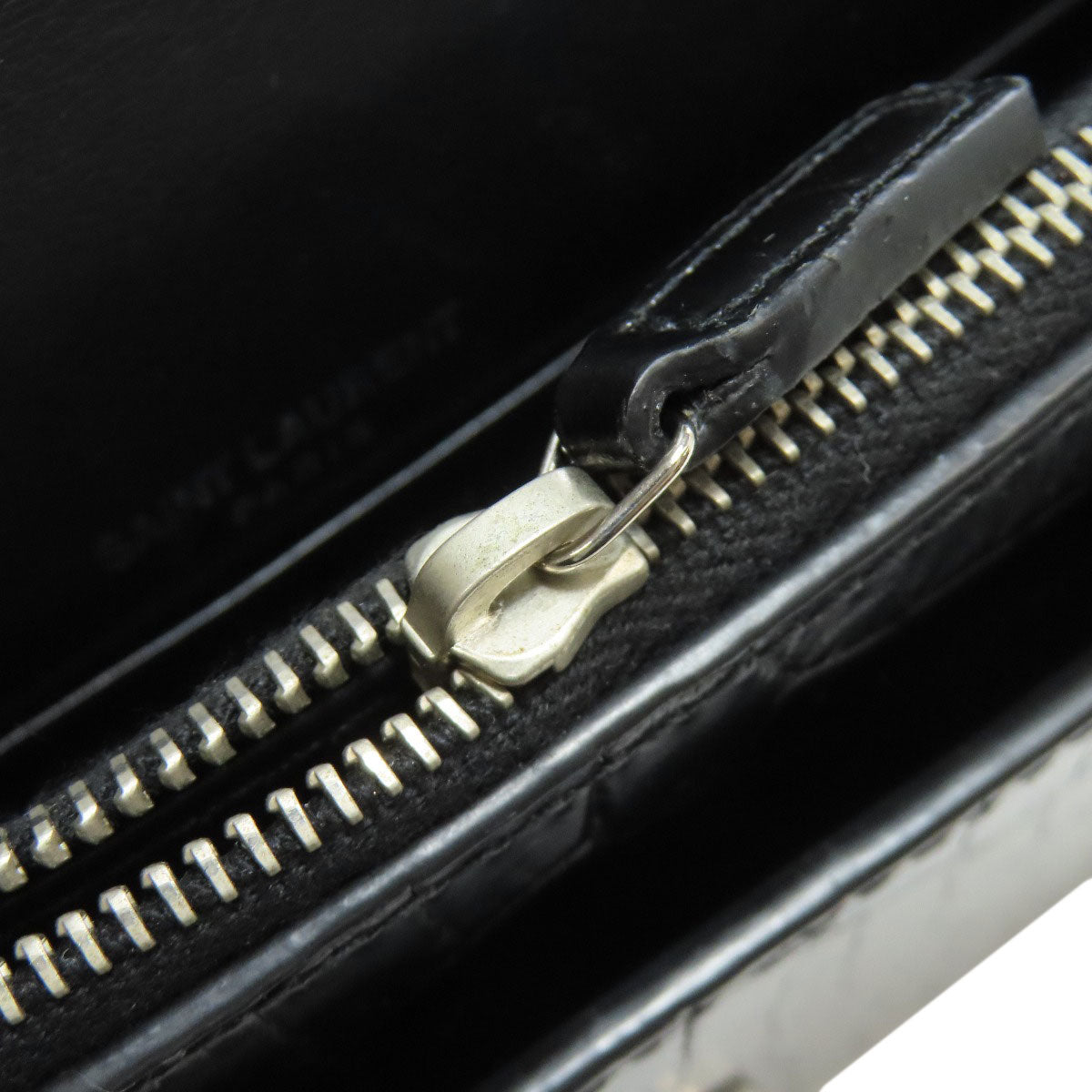 YVES SAINT LAURENT イヴ・サンローラン チェーンウォレット 型押し 長財布（小銭入れあり） カーフ レディース 中古