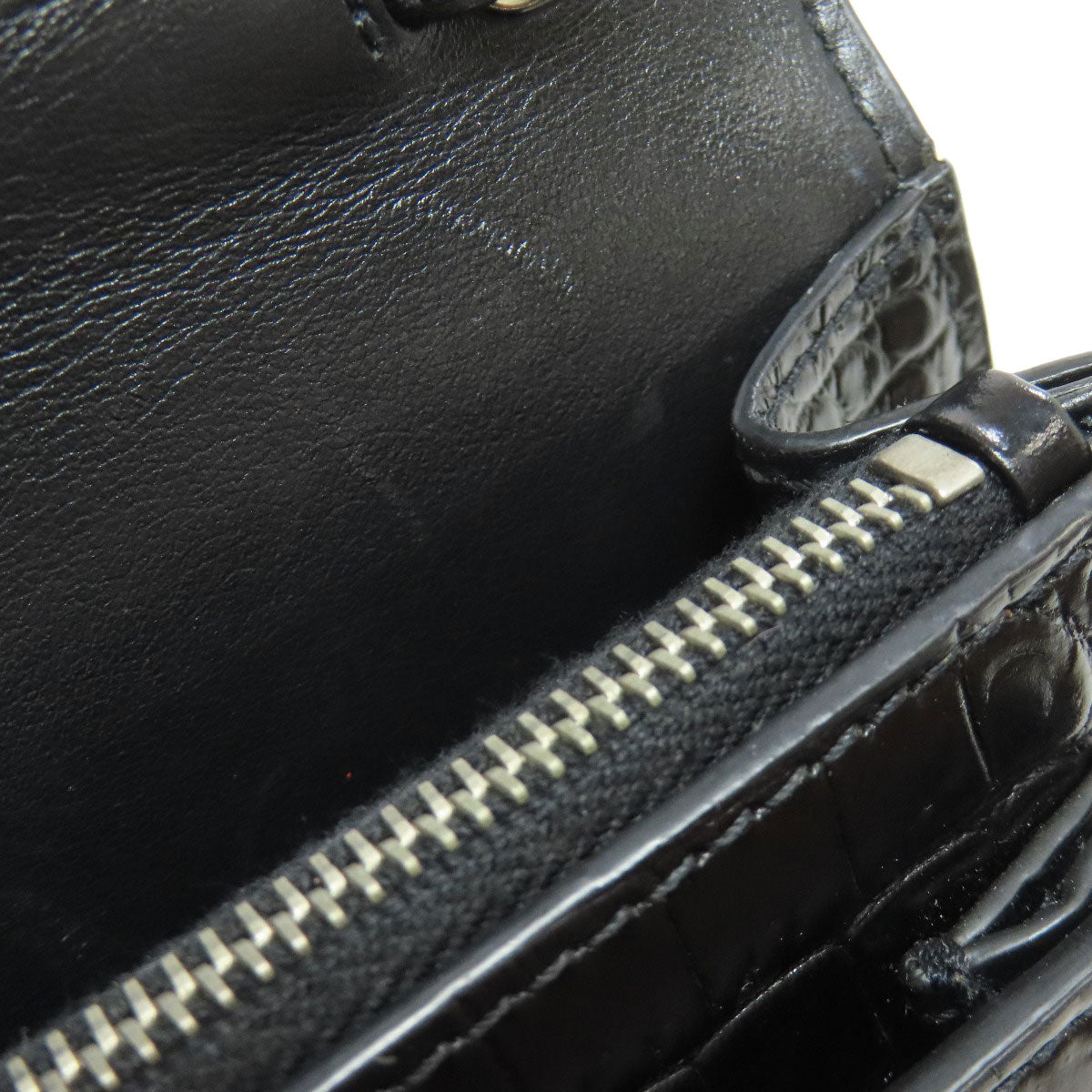 YVES SAINT LAURENT イヴ・サンローラン チェーンウォレット 型押し 長財布（小銭入れあり） カーフ レディース 中古