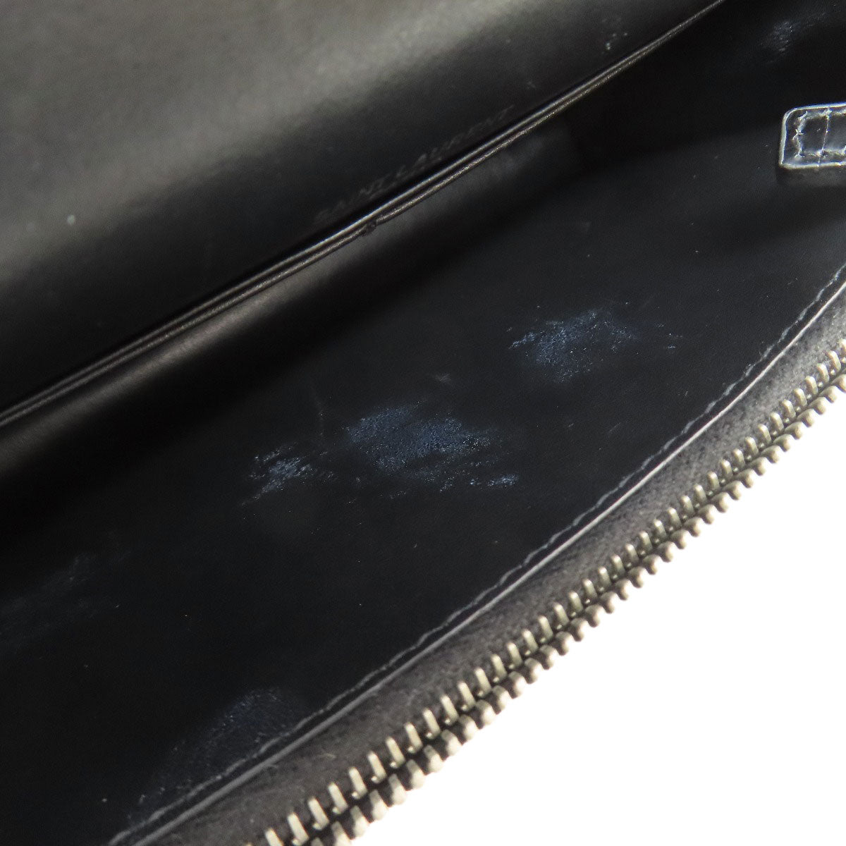 YVES SAINT LAURENT イヴ・サンローラン チェーンウォレット 型押し 長財布（小銭入れあり） カーフ レディース 中古