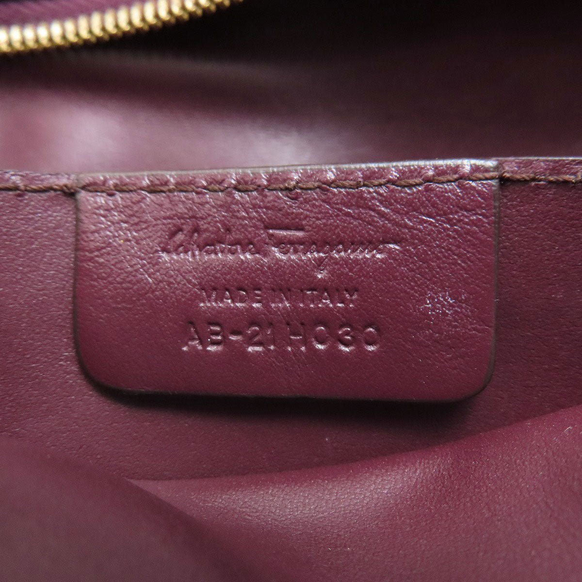 Salvatore Ferragamo サルヴァトーレフェラガモ ガンチーニ金具 ショルダーバッグ レザー レディース 中古