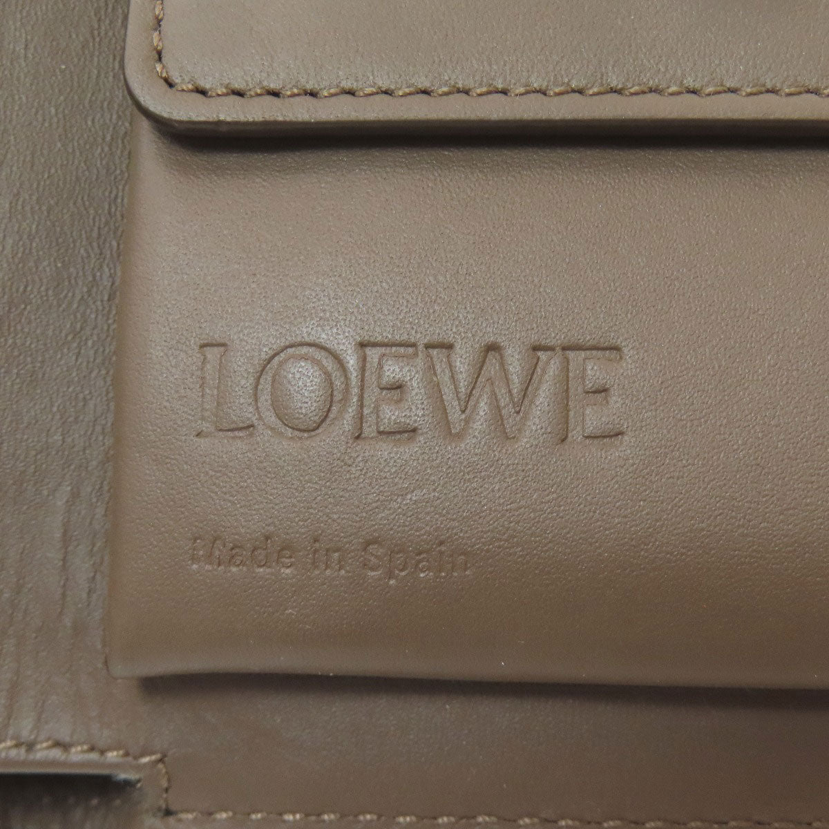 LOEWE ロエベ アナグラム バイフォールド 二つ折り財布（小銭入れあり） レザー レディース 中古