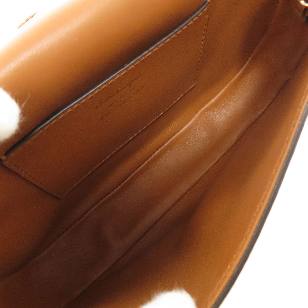 Salvatore Ferragamo サルヴァトーレフェラガモ ガンチーニ金具刻印 ショルダーバッグ レザー レディース 中古