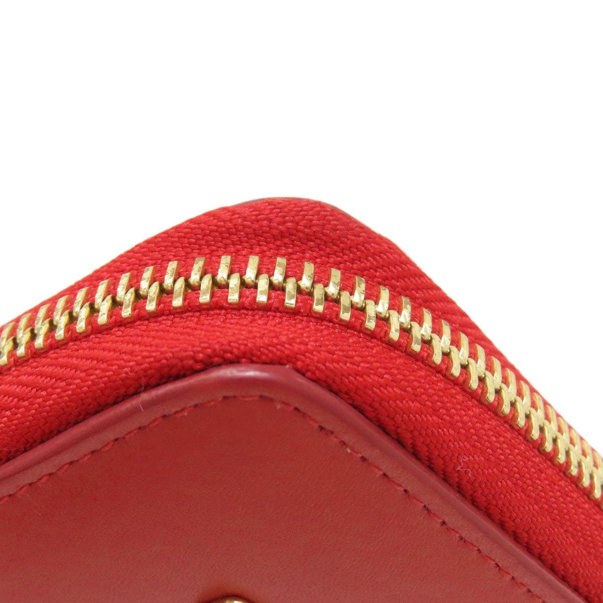 Salvatore Ferragamo サルヴァトーレフェラガモ ガンチーニ金具 二つ折り財布（小銭入れあり） レザー レディース 中古