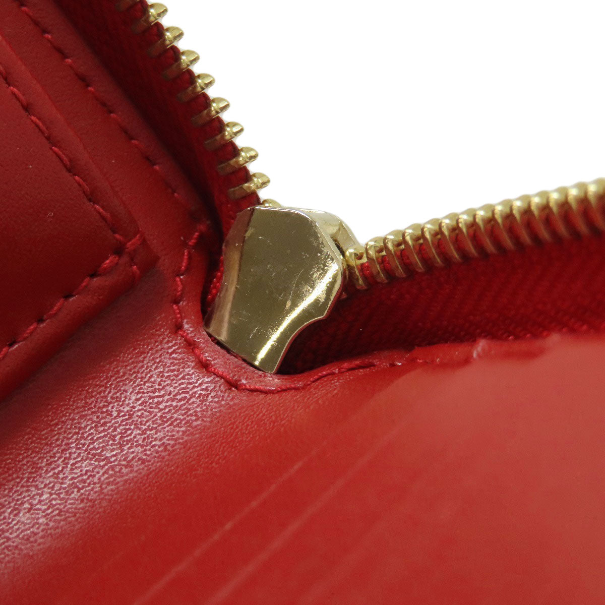 Salvatore Ferragamo サルヴァトーレフェラガモ ガンチーニ金具 二つ折り財布（小銭入れあり） レザー レディース 中古