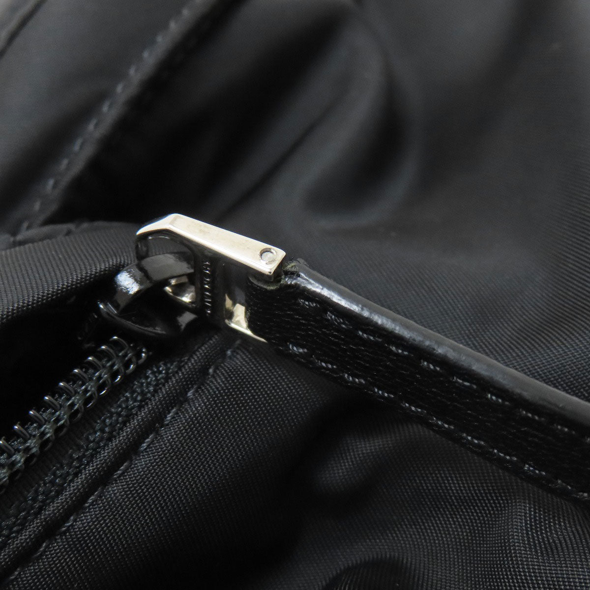 GIVENCHY ジバンシー ロゴ ボディバッグ ナイロン レディース 中古