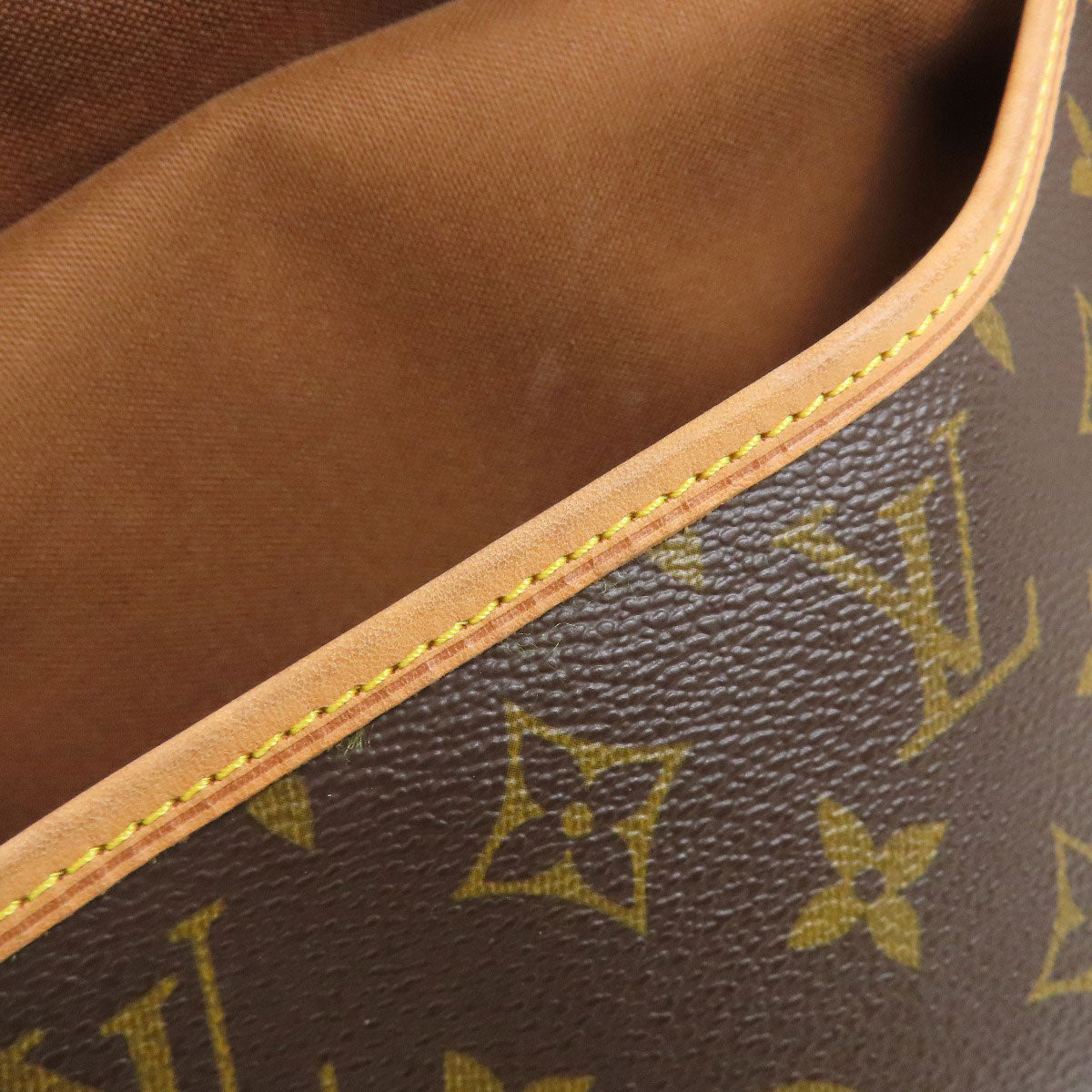 LOUIS VUITTON ルイヴィトン M42256 ソミュール30 ショルダーバッグ モノグラムキャンバス レディース 中古