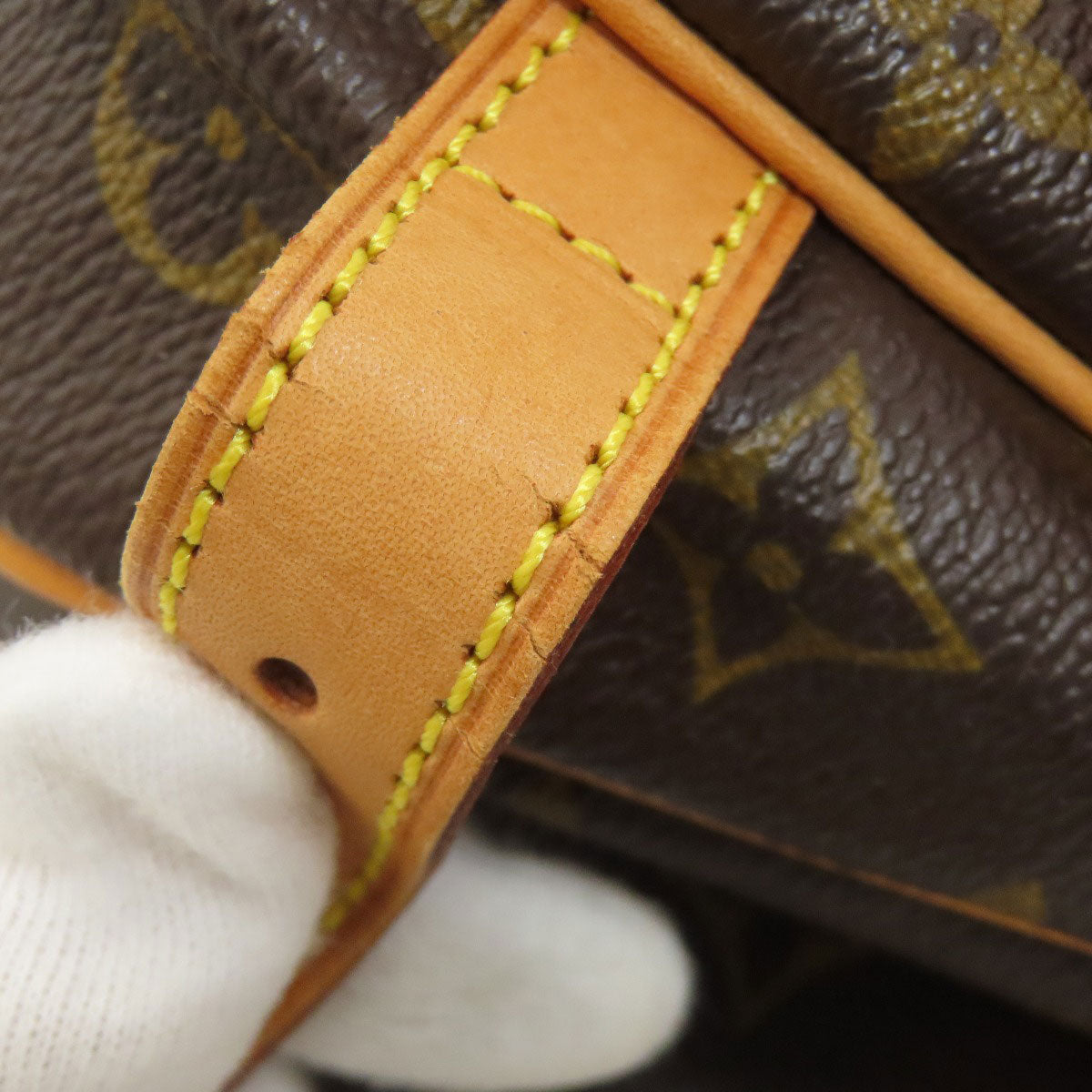LOUIS VUITTON ルイヴィトン M42256 ソミュール30 ショルダーバッグ モノグラムキャンバス レディース 中古