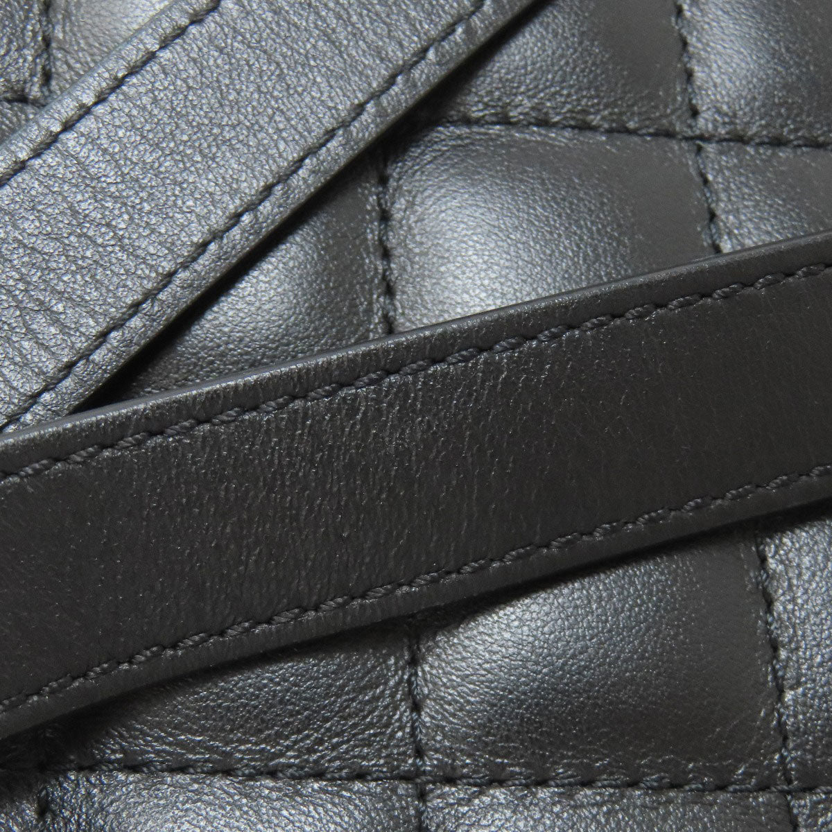 CHANEL シャネル マトラッセ シルバー金具 ヒップバッグ・ウエストバッグ ラムスキン レディース 中古
