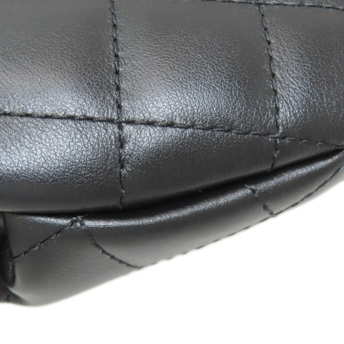 CHANEL シャネル マトラッセ シルバー金具 ヒップバッグ・ウエストバッグ ラムスキン レディース 中古