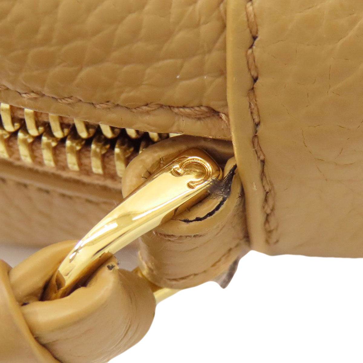 Salvatore Ferragamo サルヴァトーレフェラガモ ヴァラリボン ショルダーバッグ レザー レディース 中古