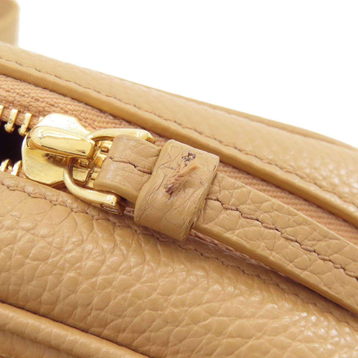 Salvatore Ferragamo サルヴァトーレフェラガモ ヴァラリボン ショルダーバッグ レザー レディース 中古