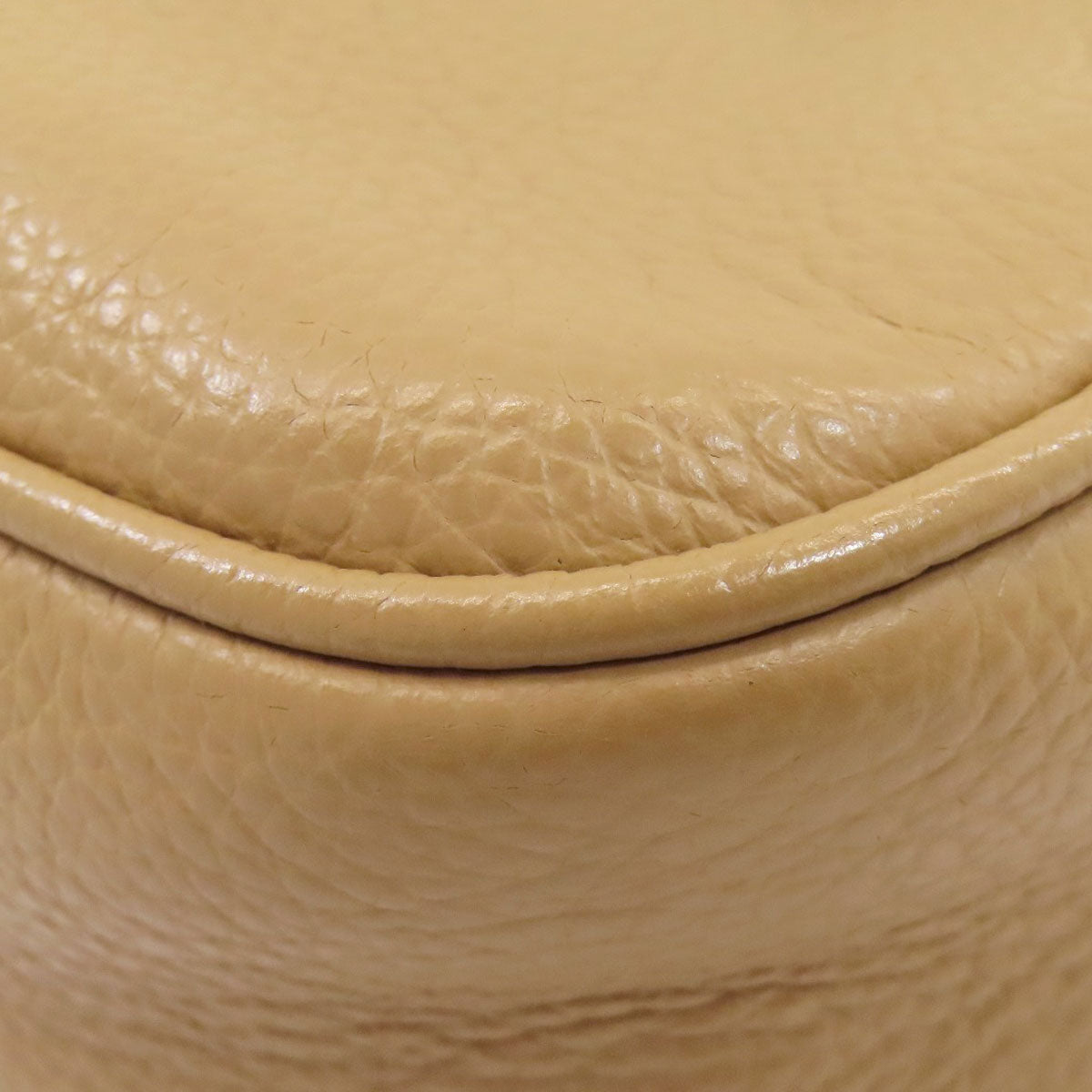 Salvatore Ferragamo サルヴァトーレフェラガモ ヴァラリボン ショルダーバッグ レザー レディース 中古